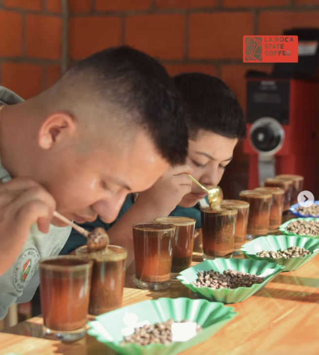 Jorge Elías Rojas è un maestro coltivatore di caffè, un esperto assaggiatore